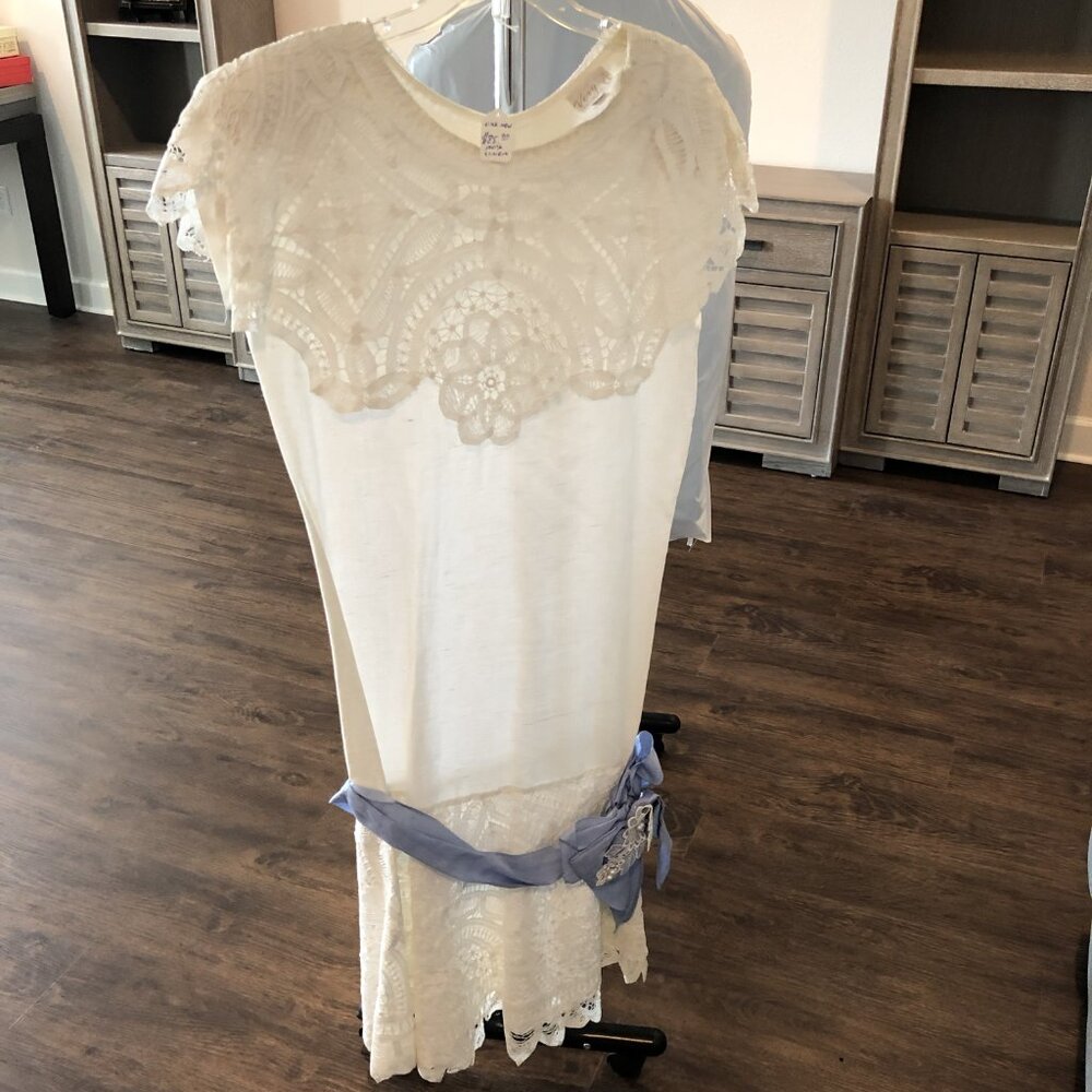 WHITE DRESS - Picture 5 of 7